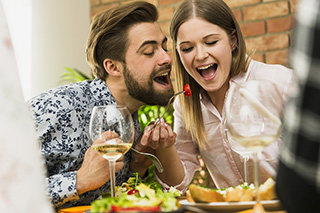 Scegli il tuo ristorante ideale partendo da un men con prodotti di qualit